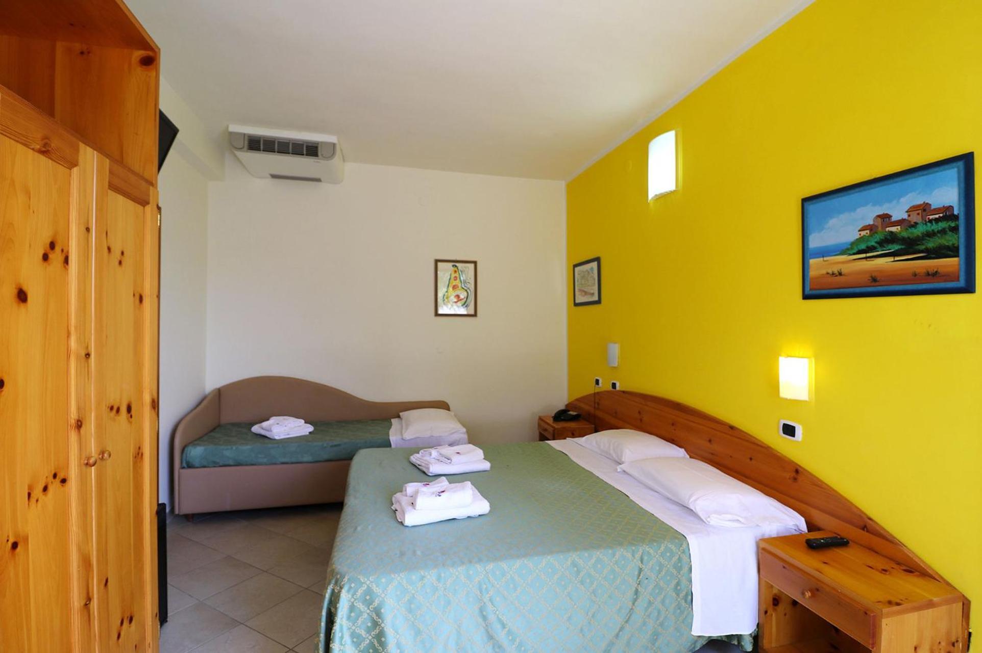 Nirvana Club Village บอตริเชลโล ภายนอก รูปภาพ