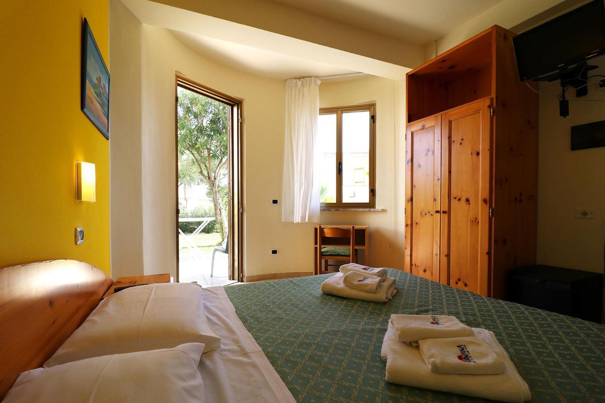 Nirvana Club Village บอตริเชลโล ภายนอก รูปภาพ