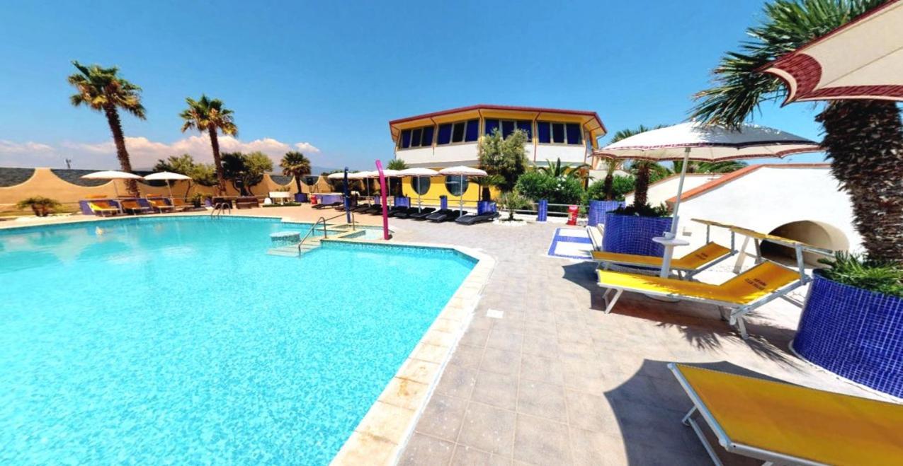 Nirvana Club Village บอตริเชลโล ภายนอก รูปภาพ
